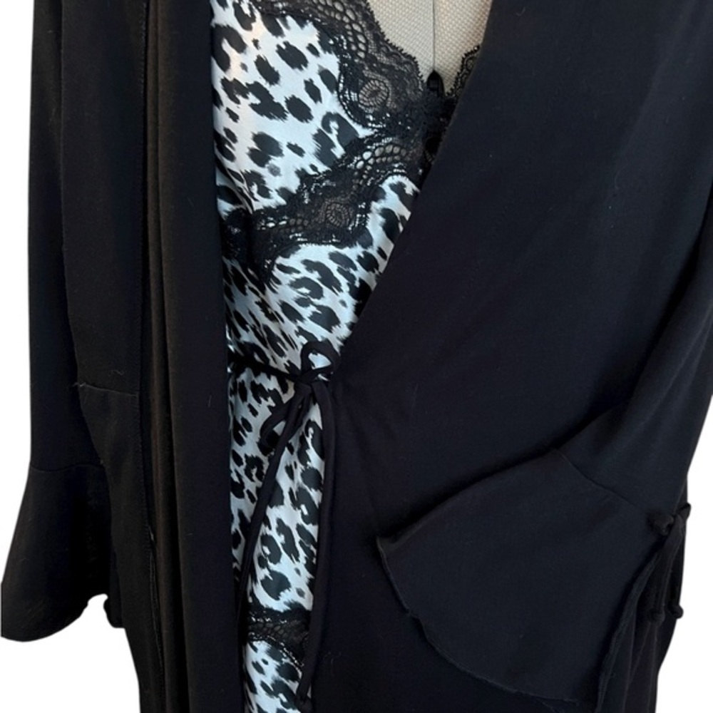 Jones New York Maxi Long Sleeve, Pockets, Inside Tie Black Robe Size S/M.